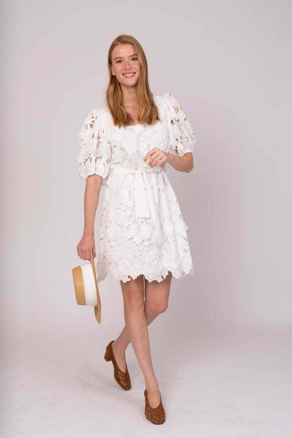 Robe courte unie à fleurs ajourées modèle Promesse blanc Derhy